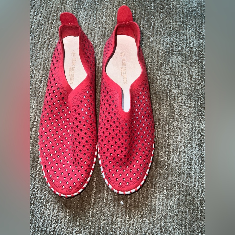 ILSE JACOBSEN "Hornbaek Tulip" Perforated Slip-On Red Shoes EU39